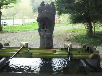 安房神社の手水舎