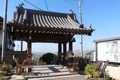 出釋迦寺の山門