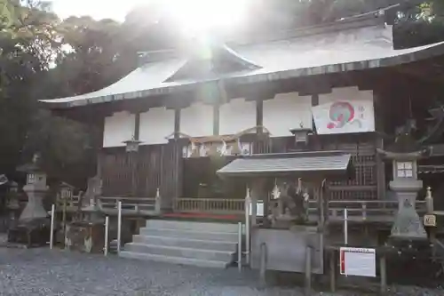 闘鶏神社の本殿・本堂