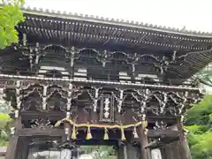 善峯寺の山門