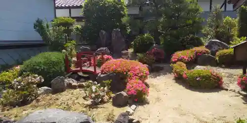 大鏑神社の庭園