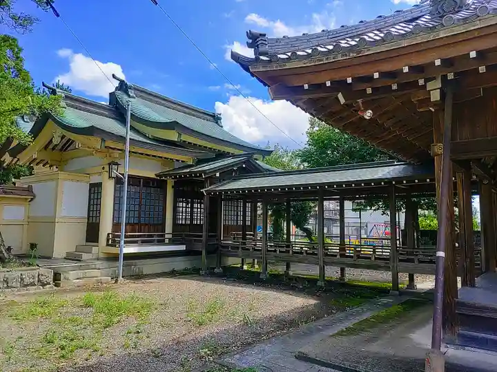 白山社の本殿・本堂