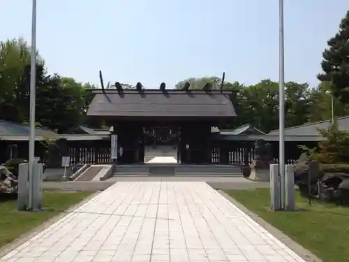 札幌護國神社の山門