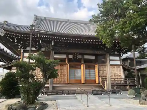 西願寺の本殿