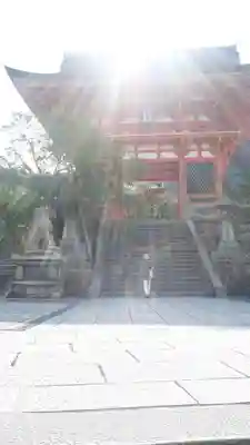清水寺の山門・神門