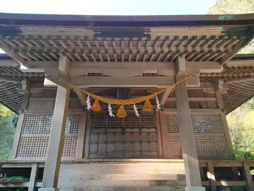 石座神社の本殿・本堂