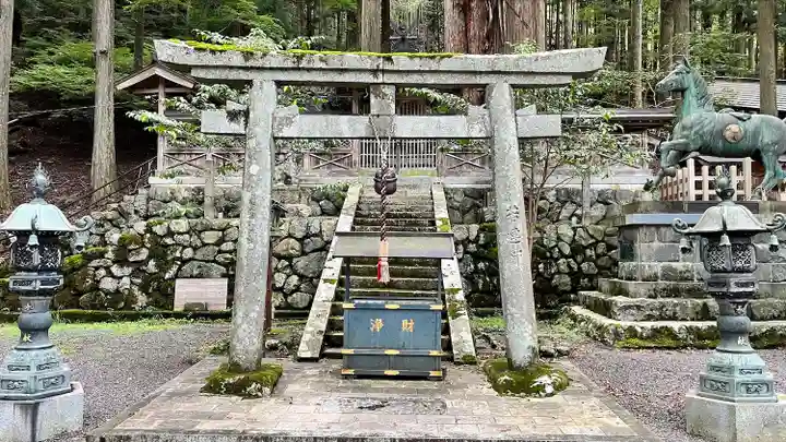 洞川八幡宮(奈良県)