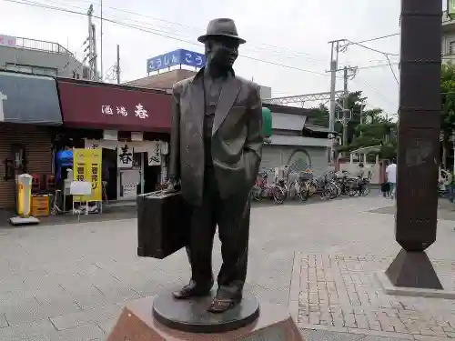 題経寺（柴又帝釈天）の像