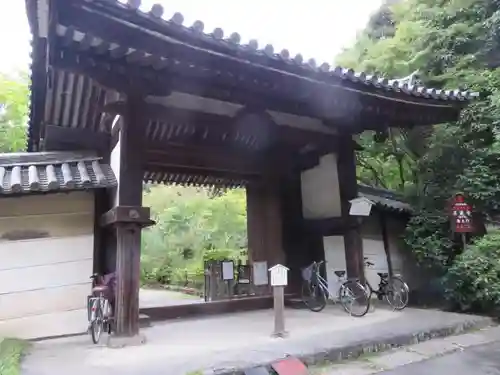 不退寺の山門