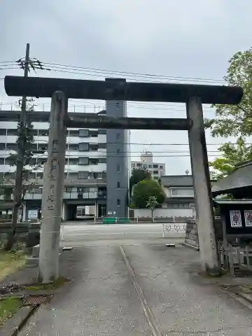 神明社の{uncategorized: "未分類", other: "その他", undefined: "問題あり", building: "その他建物", grave: "お墓", sacred_gate: "鳥居", guardian: "狛犬", statue: "像", buddha: "仏像", history: "歴史", nature: "自然", garden: "庭園", animal: "動物", pagoda: "塔", temizu: "手水舎", mountain_gate: "山門・神門", sanctuary: "本殿・本堂", subordinate: "末社・摂社", art: "芸術", scenery: "景色", jizo: "地蔵", ema: "絵馬", goshuin: "御朱印", omikuji: "おみくじ", items: "授与品その他", amulet: "お守り", goshuincho: "御朱印帳", eats: "食事", festival: "お祭り", votive_dance: "神楽", shichigosan: "七五三参", wedding: "結婚式", experience: "体験その他", initially: "初詣", around: "周辺", anti_infection: "感染症対策"}