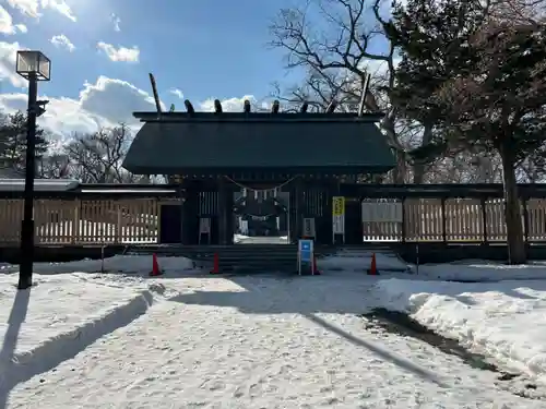 千歳神社の山門