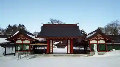 北海道護國神社の山門・神門