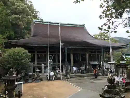 青岸渡寺の本殿・本堂