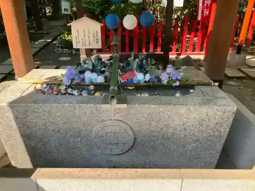 新田神社の{uncategorized: "未分類", other: "その他", undefined: "問題あり", building: "その他建物", grave: "お墓", sacred_gate: "鳥居", guardian: "狛犬", statue: "像", buddha: "仏像", history: "歴史", nature: "自然", garden: "庭園", animal: "動物", pagoda: "塔", temizu: "手水舎", mountain_gate: "山門・神門", sanctuary: "本殿・本堂", subordinate: "末社・摂社", art: "芸術", scenery: "景色", jizo: "地蔵", ema: "絵馬", goshuin: "御朱印", omikuji: "おみくじ", items: "授与品その他", amulet: "お守り", goshuincho: "御朱印帳", eats: "食事", festival: "お祭り", votive_dance: "神楽", shichigosan: "七五三参", wedding: "結婚式", experience: "体験その他", initially: "初詣", around: "周辺", anti_infection: "感染症対策"}