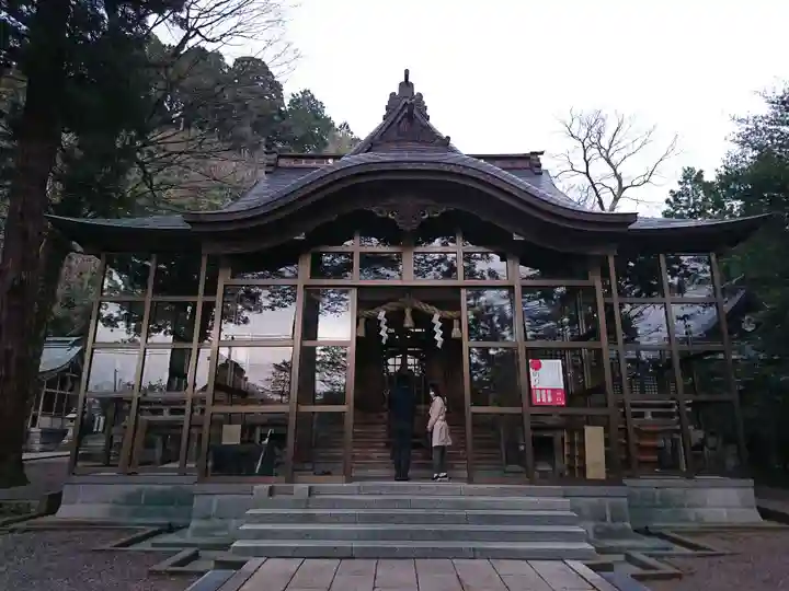 金剱宮の本殿・本堂