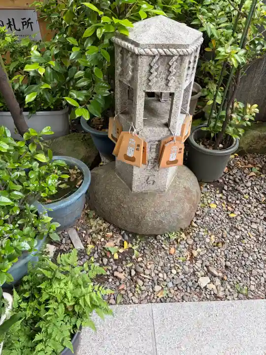 三崎稲荷神社の{uncategorized: "未分類", other: "その他", undefined: "問題あり", building: "その他建物", grave: "お墓", sacred_gate: "鳥居", guardian: "狛犬", statue: "像", buddha: "仏像", history: "歴史", nature: "自然", garden: "庭園", animal: "動物", pagoda: "塔", temizu: "手水舎", mountain_gate: "山門・神門", sanctuary: "本殿・本堂", subordinate: "末社・摂社", art: "芸術", scenery: "景色", jizo: "地蔵", ema: "絵馬", goshuin: "御朱印", omikuji: "おみくじ", items: "授与品その他", amulet: "お守り", goshuincho: "御朱印帳", eats: "食事", festival: "お祭り", votive_dance: "神楽", shichigosan: "七五三参", wedding: "結婚式", experience: "体験その他", initially: "初詣", around: "周辺", anti_infection: "感染症対策"}