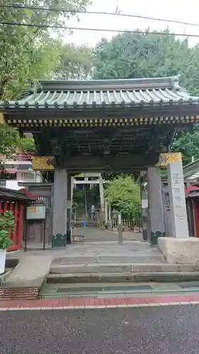 王子稲荷神社の山門