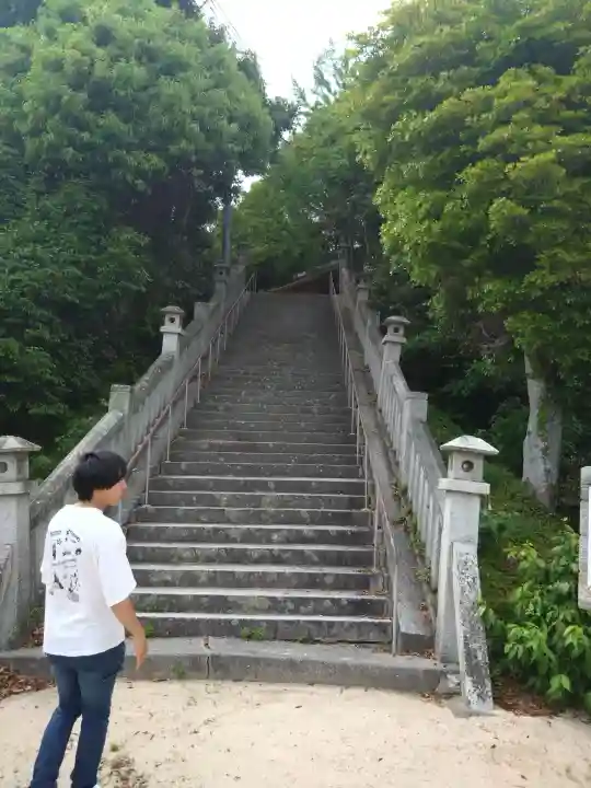 長尾八幡宮の{uncategorized: "未分類", other: "その他", undefined: "問題あり", building: "その他建物", grave: "お墓", sacred_gate: "鳥居", guardian: "狛犬", statue: "像", buddha: "仏像", history: "歴史", nature: "自然", garden: "庭園", animal: "動物", pagoda: "塔", temizu: "手水舎", mountain_gate: "山門・神門", sanctuary: "本殿・本堂", subordinate: "末社・摂社", art: "芸術", scenery: "景色", jizo: "地蔵", ema: "絵馬", goshuin: "御朱印", omikuji: "おみくじ", items: "授与品その他", amulet: "お守り", goshuincho: "御朱印帳", eats: "食事", festival: "お祭り", votive_dance: "神楽", shichigosan: "七五三参", wedding: "結婚式", experience: "体験その他", initially: "初詣", around: "周辺", anti_infection: "感染症対策"}