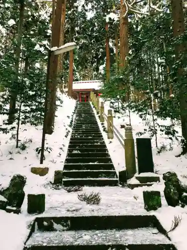 新山神社の建物その他