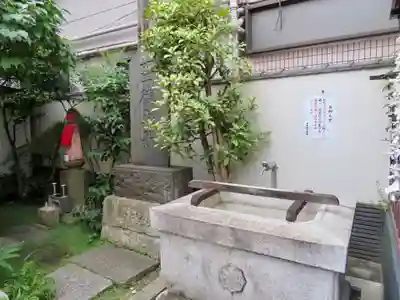 薬研堀不動院(川崎大師東京別院)の手水舎