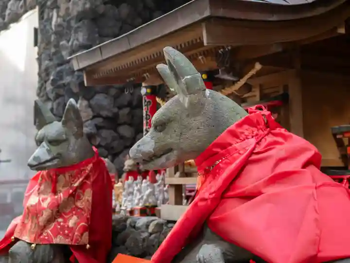 東京羽田 穴守稲荷神社の{uncategorized: "未分類", other: "その他", undefined: "問題あり", building: "その他建物", grave: "お墓", sacred_gate: "鳥居", guardian: "狛犬", statue: "像", buddha: "仏像", history: "歴史", nature: "自然", garden: "庭園", animal: "動物", pagoda: "塔", temizu: "手水舎", mountain_gate: "山門・神門", sanctuary: "本殿・本堂", subordinate: "末社・摂社", art: "芸術", scenery: "景色", jizo: "地蔵", ema: "絵馬", goshuin: "御朱印", omikuji: "おみくじ", items: "授与品その他", amulet: "お守り", goshuincho: "御朱印帳", eats: "食事", festival: "お祭り", votive_dance: "神楽", shichigosan: "七五三参", wedding: "結婚式", experience: "体験その他", initially: "初詣", around: "周辺", anti_infection: "感染症対策"}