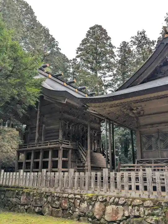 粟鹿神社の{uncategorized: "未分類", other: "その他", undefined: "問題あり", building: "その他建物", grave: "お墓", sacred_gate: "鳥居", guardian: "狛犬", statue: "像", buddha: "仏像", history: "歴史", nature: "自然", garden: "庭園", animal: "動物", pagoda: "塔", temizu: "手水舎", mountain_gate: "山門・神門", sanctuary: "本殿・本堂", subordinate: "末社・摂社", art: "芸術", scenery: "景色", jizo: "地蔵", ema: "絵馬", goshuin: "御朱印", omikuji: "おみくじ", items: "授与品その他", amulet: "お守り", goshuincho: "御朱印帳", eats: "食事", festival: "お祭り", votive_dance: "神楽", shichigosan: "七五三参", wedding: "結婚式", experience: "体験その他", initially: "初詣", around: "周辺", anti_infection: "感染症対策"}