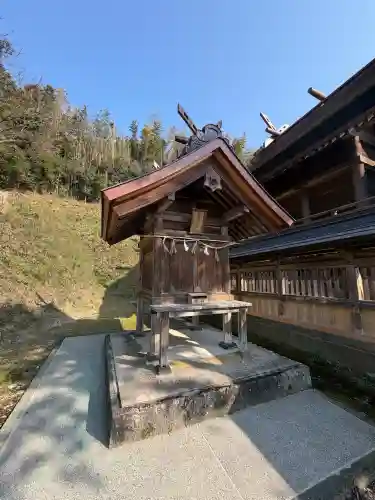 揖夜神社の{uncategorized: "未分類", other: "その他", undefined: "問題あり", building: "その他建物", grave: "お墓", sacred_gate: "鳥居", guardian: "狛犬", statue: "像", buddha: "仏像", history: "歴史", nature: "自然", garden: "庭園", animal: "動物", pagoda: "塔", temizu: "手水舎", mountain_gate: "山門・神門", sanctuary: "本殿・本堂", subordinate: "末社・摂社", art: "芸術", scenery: "景色", jizo: "地蔵", ema: "絵馬", goshuin: "御朱印", omikuji: "おみくじ", items: "授与品その他", amulet: "お守り", goshuincho: "御朱印帳", eats: "食事", festival: "お祭り", votive_dance: "神楽", shichigosan: "七五三参", wedding: "結婚式", experience: "体験その他", initially: "初詣", around: "周辺", anti_infection: "感染症対策"}