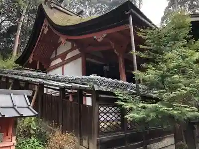 高神社の本殿