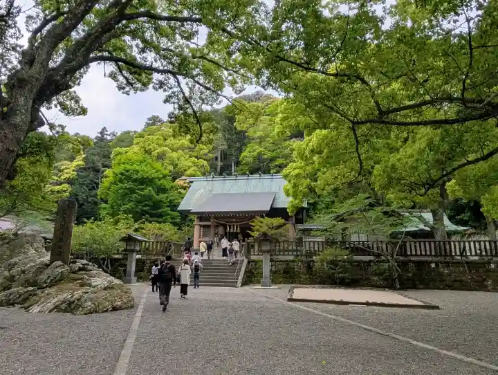 安房神社の{uncategorized: "未分類", other: "その他", undefined: "問題あり", building: "その他建物", grave: "お墓", sacred_gate: "鳥居", guardian: "狛犬", statue: "像", buddha: "仏像", history: "歴史", nature: "自然", garden: "庭園", animal: "動物", pagoda: "塔", temizu: "手水舎", mountain_gate: "山門・神門", sanctuary: "本殿・本堂", subordinate: "末社・摂社", art: "芸術", scenery: "景色", jizo: "地蔵", ema: "絵馬", goshuin: "御朱印", omikuji: "おみくじ", items: "授与品その他", amulet: "お守り", goshuincho: "御朱印帳", eats: "食事", festival: "お祭り", votive_dance: "神楽", shichigosan: "七五三参", wedding: "結婚式", experience: "体験その他", initially: "初詣", around: "周辺", anti_infection: "感染症対策"}