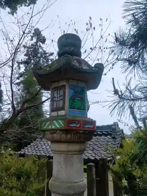 多賀神社の{uncategorized: "未分類", other: "その他", undefined: "問題あり", building: "その他建物", grave: "お墓", sacred_gate: "鳥居", guardian: "狛犬", statue: "像", buddha: "仏像", history: "歴史", nature: "自然", garden: "庭園", animal: "動物", pagoda: "塔", temizu: "手水舎", mountain_gate: "山門・神門", sanctuary: "本殿・本堂", subordinate: "末社・摂社", art: "芸術", scenery: "景色", jizo: "地蔵", ema: "絵馬", goshuin: "御朱印", omikuji: "おみくじ", items: "授与品その他", amulet: "お守り", goshuincho: "御朱印帳", eats: "食事", festival: "お祭り", votive_dance: "神楽", shichigosan: "七五三参", wedding: "結婚式", experience: "体験その他", initially: "初詣", around: "周辺", anti_infection: "感染症対策"}