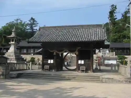 吉備津彦神社の山門