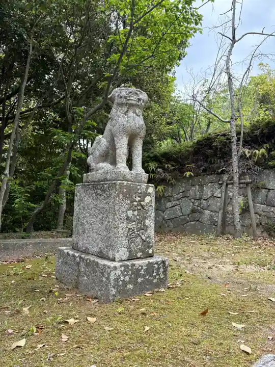周防國総社宮 佐波神社の{uncategorized: "未分類", other: "その他", undefined: "問題あり", building: "その他建物", grave: "お墓", sacred_gate: "鳥居", guardian: "狛犬", statue: "像", buddha: "仏像", history: "歴史", nature: "自然", garden: "庭園", animal: "動物", pagoda: "塔", temizu: "手水舎", mountain_gate: "山門・神門", sanctuary: "本殿・本堂", subordinate: "末社・摂社", art: "芸術", scenery: "景色", jizo: "地蔵", ema: "絵馬", goshuin: "御朱印", omikuji: "おみくじ", items: "授与品その他", amulet: "お守り", goshuincho: "御朱印帳", eats: "食事", festival: "お祭り", votive_dance: "神楽", shichigosan: "七五三参", wedding: "結婚式", experience: "体験その他", initially: "初詣", around: "周辺", anti_infection: "感染症対策"}