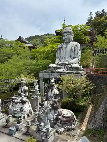 南法華寺（壷阪寺）の{uncategorized: "未分類", other: "その他", undefined: "問題あり", building: "その他建物", grave: "お墓", sacred_gate: "鳥居", guardian: "狛犬", statue: "像", buddha: "仏像", history: "歴史", nature: "自然", garden: "庭園", animal: "動物", pagoda: "塔", temizu: "手水舎", mountain_gate: "山門・神門", sanctuary: "本殿・本堂", subordinate: "末社・摂社", art: "芸術", scenery: "景色", jizo: "地蔵", ema: "絵馬", goshuin: "御朱印", omikuji: "おみくじ", items: "授与品その他", amulet: "お守り", goshuincho: "御朱印帳", eats: "食事", festival: "お祭り", votive_dance: "神楽", shichigosan: "七五三参", wedding: "結婚式", experience: "体験その他", initially: "初詣", around: "周辺", anti_infection: "感染症対策"}