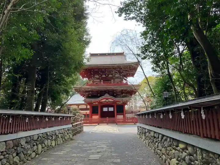 薦神社の山門・神門