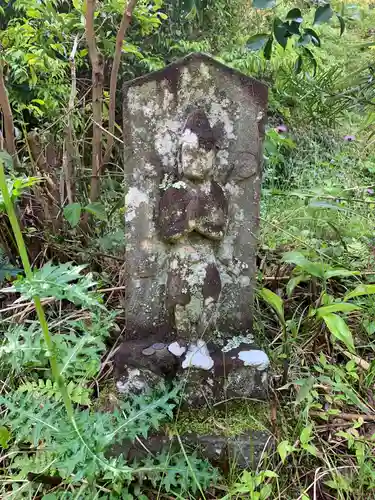 八幡神社の像