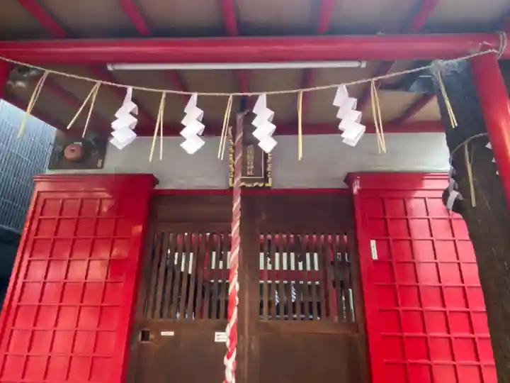 鳥居稲荷神社の本殿・本堂