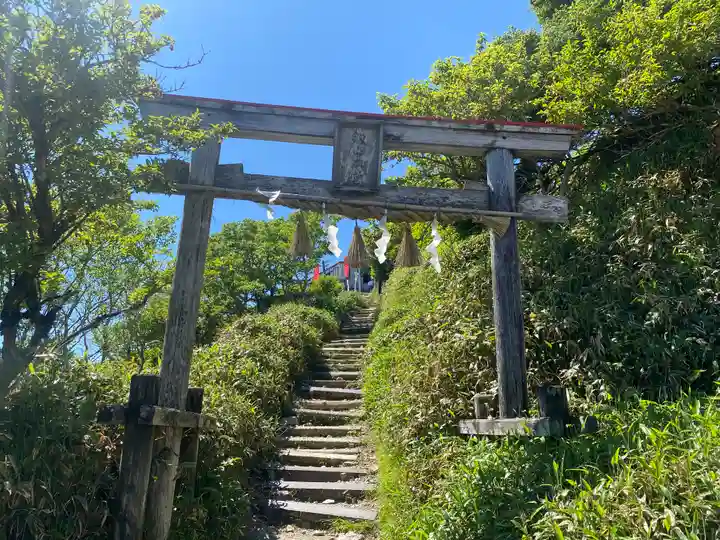 劔山本宮宝蔵石神社(徳島県)