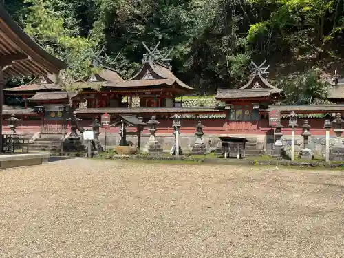 宇太水分神社（中社）の{uncategorized: "未分類", other: "その他", undefined: "問題あり", building: "その他建物", grave: "お墓", sacred_gate: "鳥居", guardian: "狛犬", statue: "像", buddha: "仏像", history: "歴史", nature: "自然", garden: "庭園", animal: "動物", pagoda: "塔", temizu: "手水舎", mountain_gate: "山門・神門", sanctuary: "本殿・本堂", subordinate: "末社・摂社", art: "芸術", scenery: "景色", jizo: "地蔵", ema: "絵馬", goshuin: "御朱印", omikuji: "おみくじ", items: "授与品その他", amulet: "お守り", goshuincho: "御朱印帳", eats: "食事", festival: "お祭り", votive_dance: "神楽", shichigosan: "七五三参", wedding: "結婚式", experience: "体験その他", initially: "初詣", around: "周辺", anti_infection: "感染症対策"}