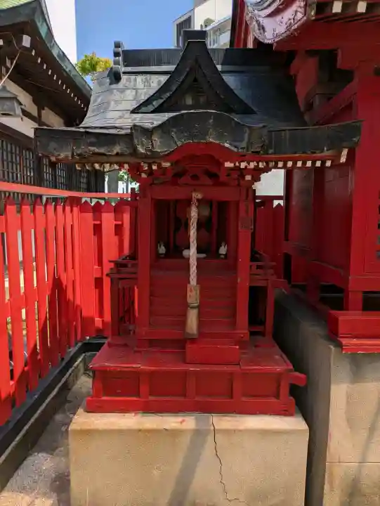 柳原稲荷神社の{uncategorized: "未分類", other: "その他", undefined: "問題あり", building: "その他建物", grave: "お墓", sacred_gate: "鳥居", guardian: "狛犬", statue: "像", buddha: "仏像", history: "歴史", nature: "自然", garden: "庭園", animal: "動物", pagoda: "塔", temizu: "手水舎", mountain_gate: "山門・神門", sanctuary: "本殿・本堂", subordinate: "末社・摂社", art: "芸術", scenery: "景色", jizo: "地蔵", ema: "絵馬", goshuin: "御朱印", omikuji: "おみくじ", items: "授与品その他", amulet: "お守り", goshuincho: "御朱印帳", eats: "食事", festival: "お祭り", votive_dance: "神楽", shichigosan: "七五三参", wedding: "結婚式", experience: "体験その他", initially: "初詣", around: "周辺", anti_infection: "感染症対策"}