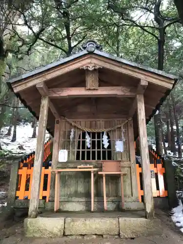 白鬚神社の{uncategorized: "未分類", other: "その他", undefined: "問題あり", building: "その他建物", grave: "お墓", sacred_gate: "鳥居", guardian: "狛犬", statue: "像", buddha: "仏像", history: "歴史", nature: "自然", garden: "庭園", animal: "動物", pagoda: "塔", temizu: "手水舎", mountain_gate: "山門・神門", sanctuary: "本殿・本堂", subordinate: "末社・摂社", art: "芸術", scenery: "景色", jizo: "地蔵", ema: "絵馬", goshuin: "御朱印", omikuji: "おみくじ", items: "授与品その他", amulet: "お守り", goshuincho: "御朱印帳", eats: "食事", festival: "お祭り", votive_dance: "神楽", shichigosan: "七五三参", wedding: "結婚式", experience: "体験その他", initially: "初詣", around: "周辺", anti_infection: "感染症対策"}