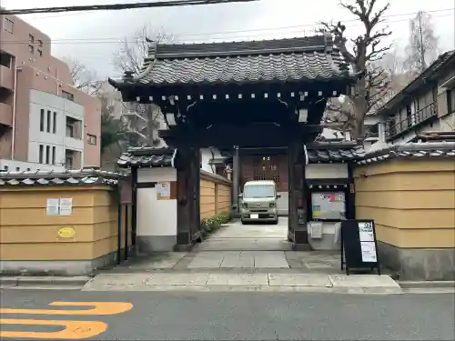 忠綱寺の{uncategorized: "未分類", other: "その他", undefined: "問題あり", building: "その他建物", grave: "お墓", sacred_gate: "鳥居", guardian: "狛犬", statue: "像", buddha: "仏像", history: "歴史", nature: "自然", garden: "庭園", animal: "動物", pagoda: "塔", temizu: "手水舎", mountain_gate: "山門・神門", sanctuary: "本殿・本堂", subordinate: "末社・摂社", art: "芸術", scenery: "景色", jizo: "地蔵", ema: "絵馬", goshuin: "御朱印", omikuji: "おみくじ", items: "授与品その他", amulet: "お守り", goshuincho: "御朱印帳", eats: "食事", festival: "お祭り", votive_dance: "神楽", shichigosan: "七五三参", wedding: "結婚式", experience: "体験その他", initially: "初詣", around: "周辺", anti_infection: "感染症対策"}
