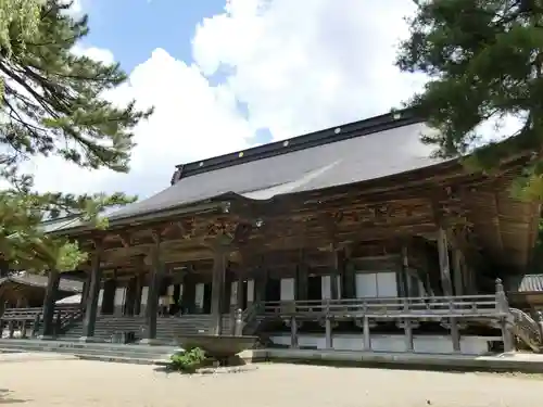 井波別院瑞泉寺の本殿