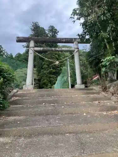 諏訪神社の鳥居