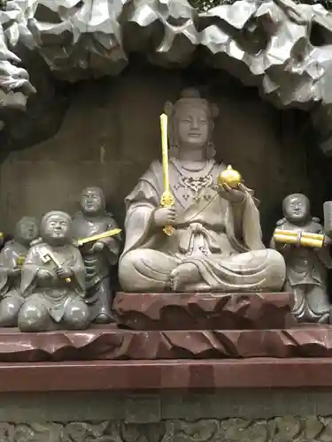 江島神社の像