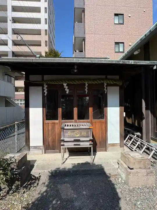二瀬川神社の{uncategorized: "未分類", other: "その他", undefined: "問題あり", building: "その他建物", grave: "お墓", sacred_gate: "鳥居", guardian: "狛犬", statue: "像", buddha: "仏像", history: "歴史", nature: "自然", garden: "庭園", animal: "動物", pagoda: "塔", temizu: "手水舎", mountain_gate: "山門・神門", sanctuary: "本殿・本堂", subordinate: "末社・摂社", art: "芸術", scenery: "景色", jizo: "地蔵", ema: "絵馬", goshuin: "御朱印", omikuji: "おみくじ", items: "授与品その他", amulet: "お守り", goshuincho: "御朱印帳", eats: "食事", festival: "お祭り", votive_dance: "神楽", shichigosan: "七五三参", wedding: "結婚式", experience: "体験その他", initially: "初詣", around: "周辺", anti_infection: "感染症対策"}