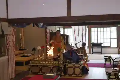 真野寺の本殿・本堂