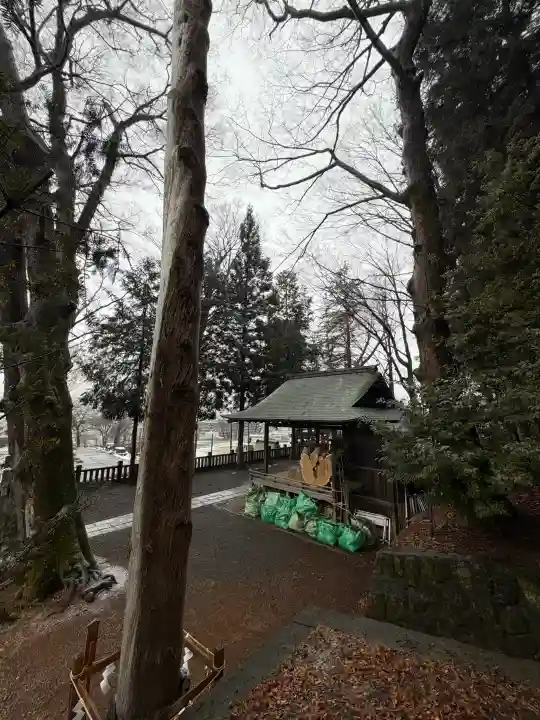 彌榮神社の{uncategorized: "未分類", other: "その他", undefined: "問題あり", building: "その他建物", grave: "お墓", sacred_gate: "鳥居", guardian: "狛犬", statue: "像", buddha: "仏像", history: "歴史", nature: "自然", garden: "庭園", animal: "動物", pagoda: "塔", temizu: "手水舎", mountain_gate: "山門・神門", sanctuary: "本殿・本堂", subordinate: "末社・摂社", art: "芸術", scenery: "景色", jizo: "地蔵", ema: "絵馬", goshuin: "御朱印", omikuji: "おみくじ", items: "授与品その他", amulet: "お守り", goshuincho: "御朱印帳", eats: "食事", festival: "お祭り", votive_dance: "神楽", shichigosan: "七五三参", wedding: "結婚式", experience: "体験その他", initially: "初詣", around: "周辺", anti_infection: "感染症対策"}