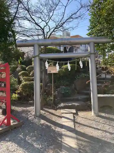 鎮守氷川神社の鳥居