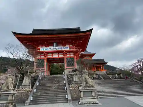 清水寺の山門・神門