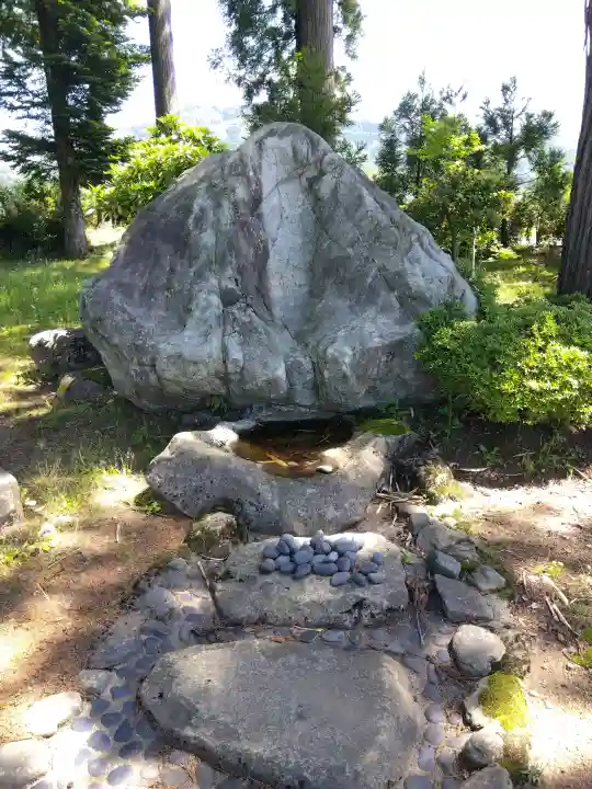 白山神社の{uncategorized: "未分類", other: "その他", undefined: "問題あり", building: "その他建物", grave: "お墓", sacred_gate: "鳥居", guardian: "狛犬", statue: "像", buddha: "仏像", history: "歴史", nature: "自然", garden: "庭園", animal: "動物", pagoda: "塔", temizu: "手水舎", mountain_gate: "山門・神門", sanctuary: "本殿・本堂", subordinate: "末社・摂社", art: "芸術", scenery: "景色", jizo: "地蔵", ema: "絵馬", goshuin: "御朱印", omikuji: "おみくじ", items: "授与品その他", amulet: "お守り", goshuincho: "御朱印帳", eats: "食事", festival: "お祭り", votive_dance: "神楽", shichigosan: "七五三参", wedding: "結婚式", experience: "体験その他", initially: "初詣", around: "周辺", anti_infection: "感染症対策"}